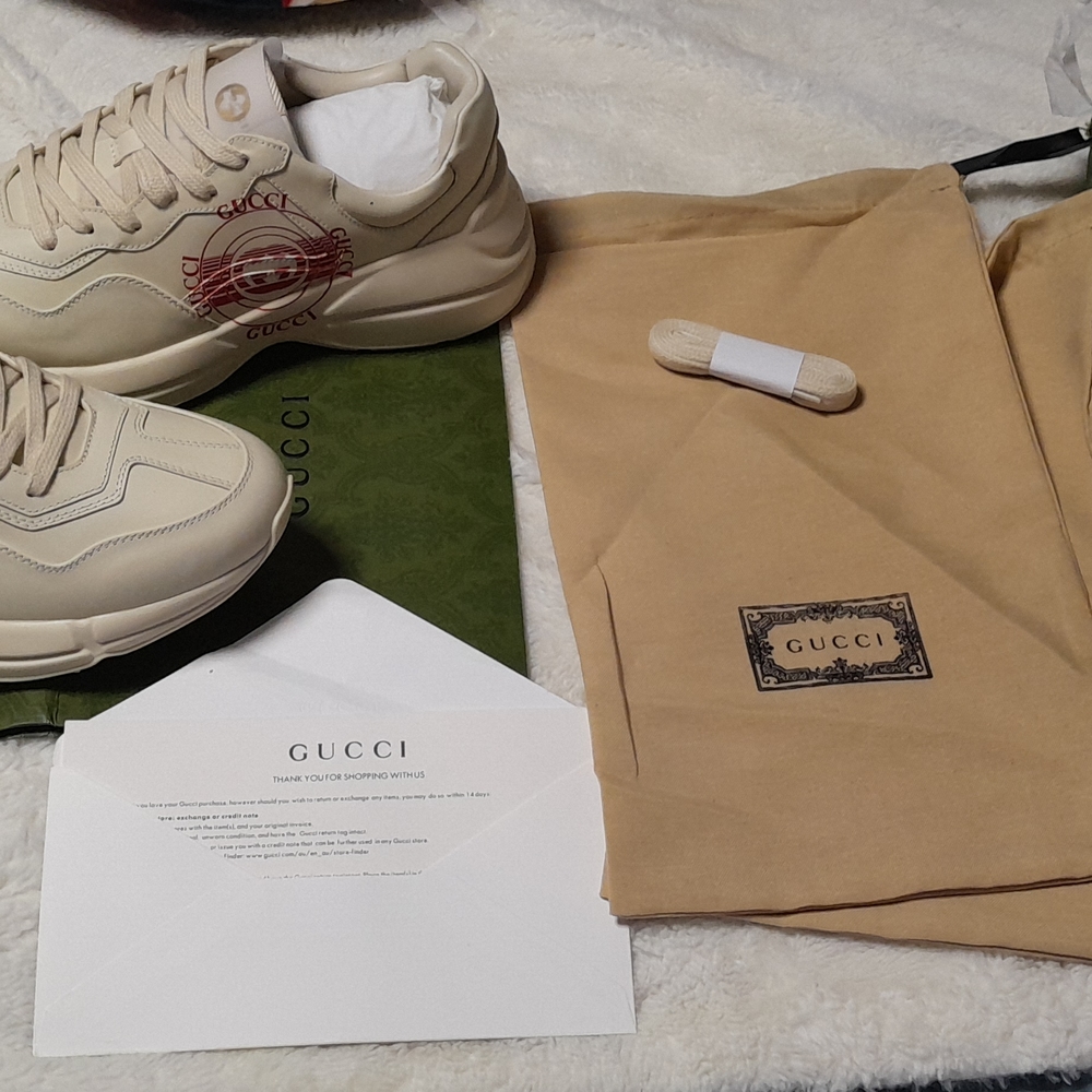 Brand new Gucci sneakers box included new shoelaces concluded everything in the